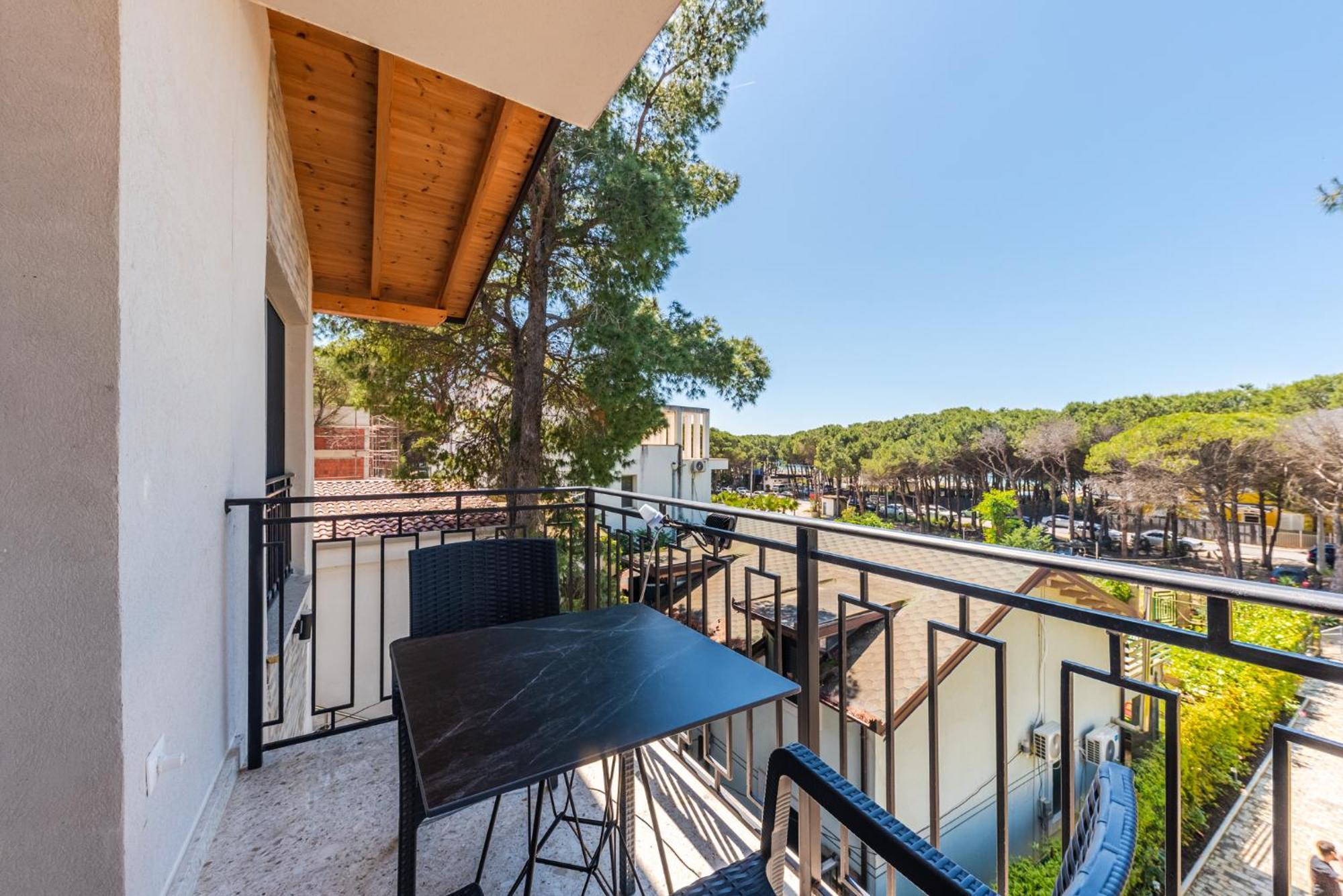 Beni'S Villa Apartments By Ps Голем Екстериор снимка